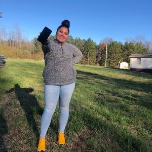 Meet your Posher, Adriana